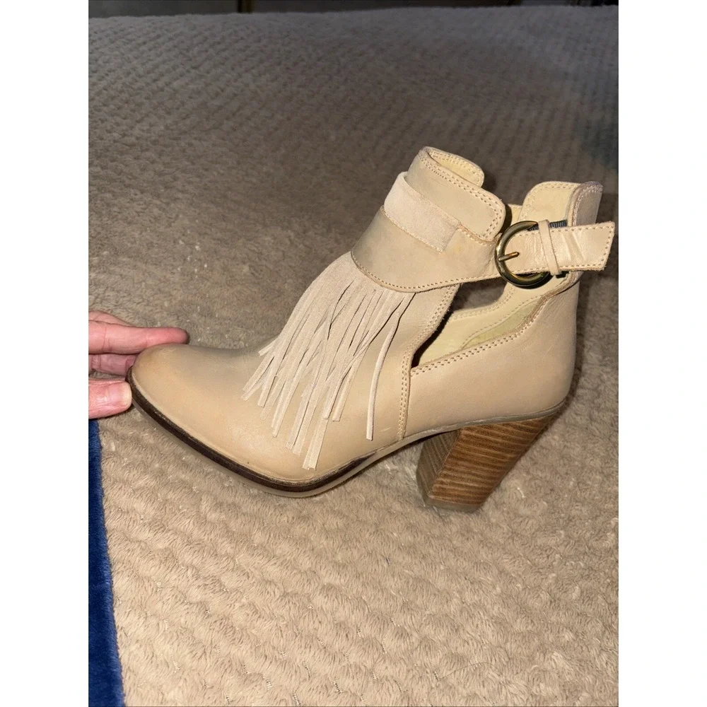 SBicca Leather Fringe Bootie Taupe Buckle Hippy Cowgirl Festival SZ 8